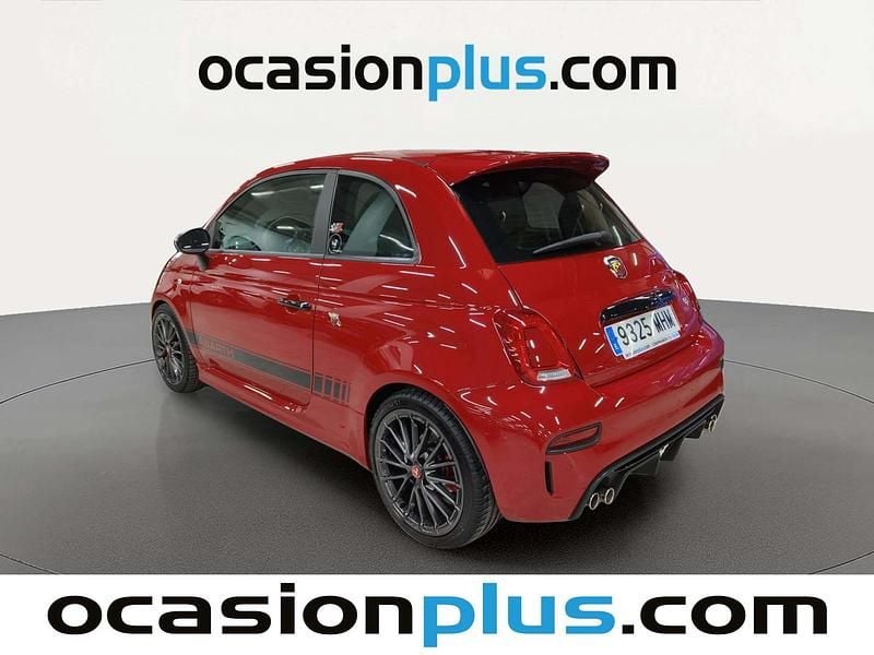 Usado Abarth 695 180 CV (132 kW) 2023 Rojo Utilitario