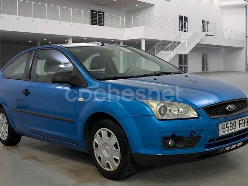 Azul Usado 2006 Ford Focus Trend Berlina | 2990 € (Buen precio) - Imagen 1/4