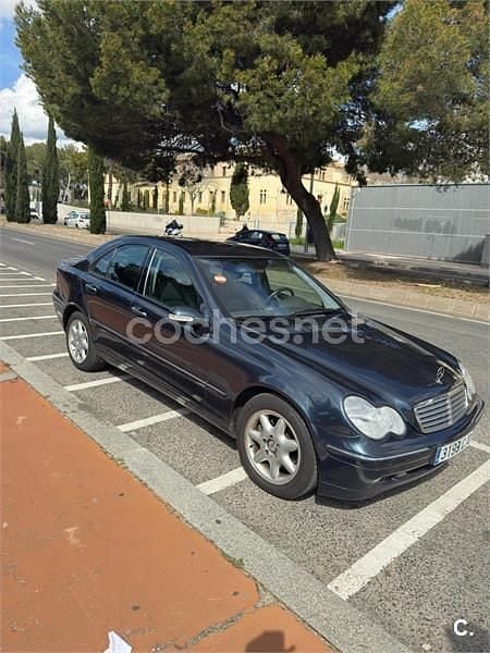 Usado Mercedes C320 Elegance 218 CV (160 kW) 2004 Azul Berlina