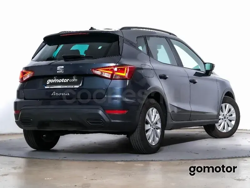 Usado Seat Arona Style 95 CV (69 kW) 2025 Gris / plata SUV