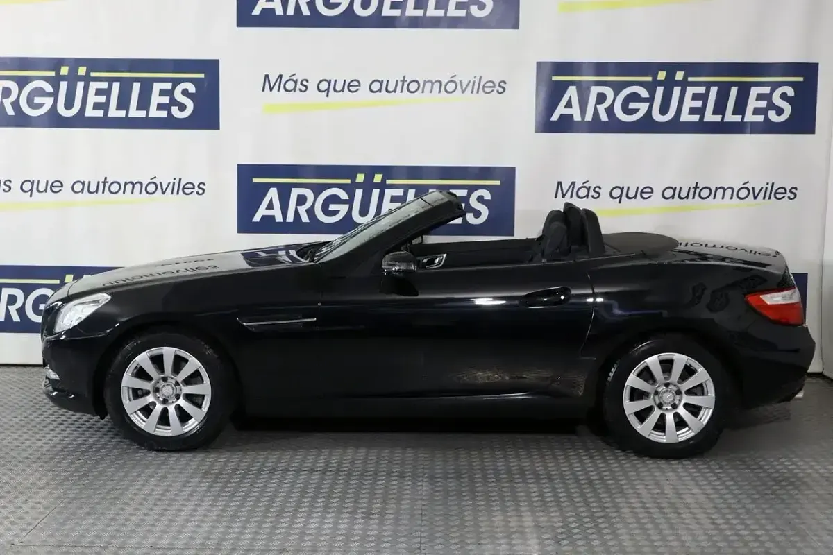 Usado Mercedes SLK200 184 CV (135 kW) 2013 Negro Descapotable