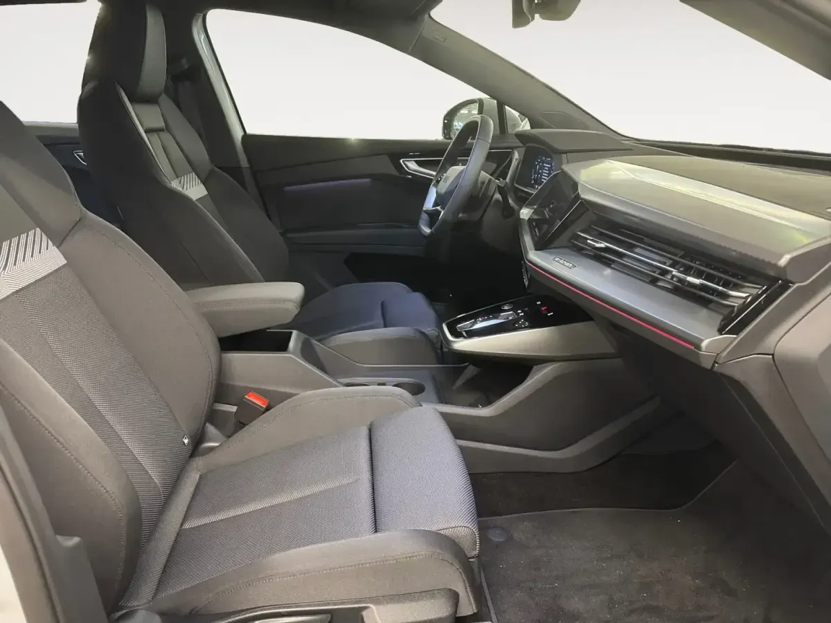 Usado Audi Q4 Sportback e-tron 154 kW (210 CV) 2025 Blanco SUV