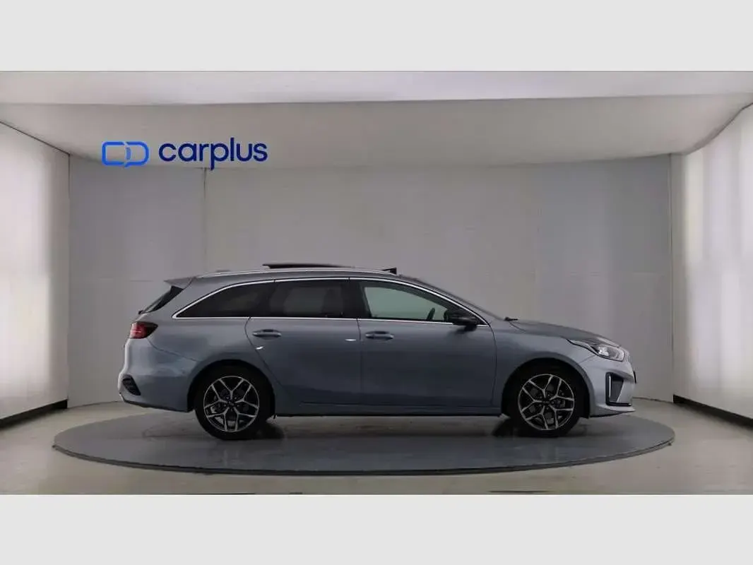 Usado Kia Ceed GT GT-Line 136 CV (100 kW) 2021 Plateado Familiar