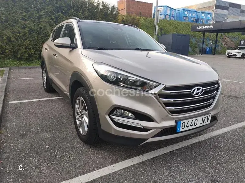 Usado Hyundai Tucson 115 CV (84 kW) 2015 Beige SUV