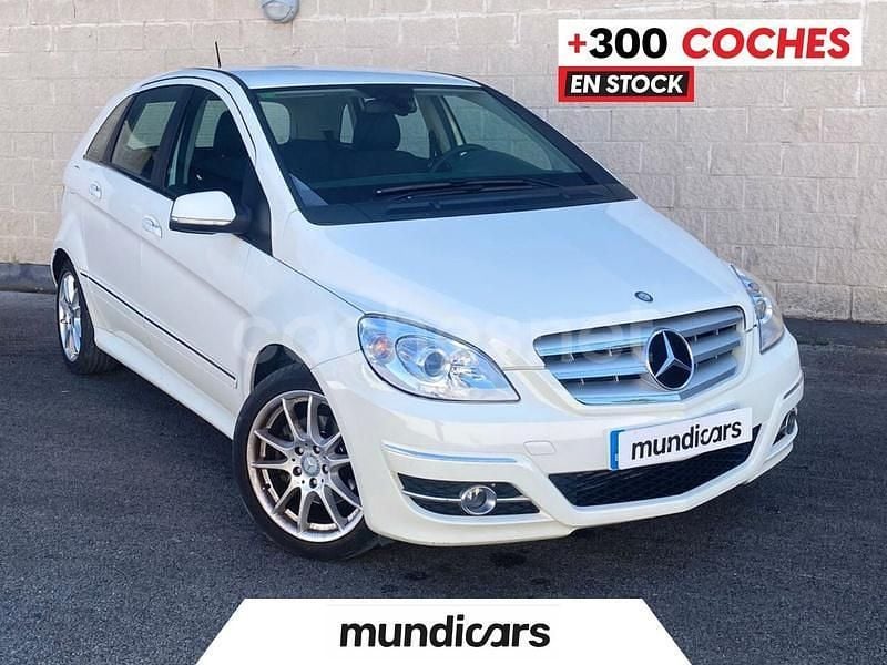 Blanco Usado 2011 Mercedes B180 Monovolumen | 11.990 € (Caro) - Imagen 1/4