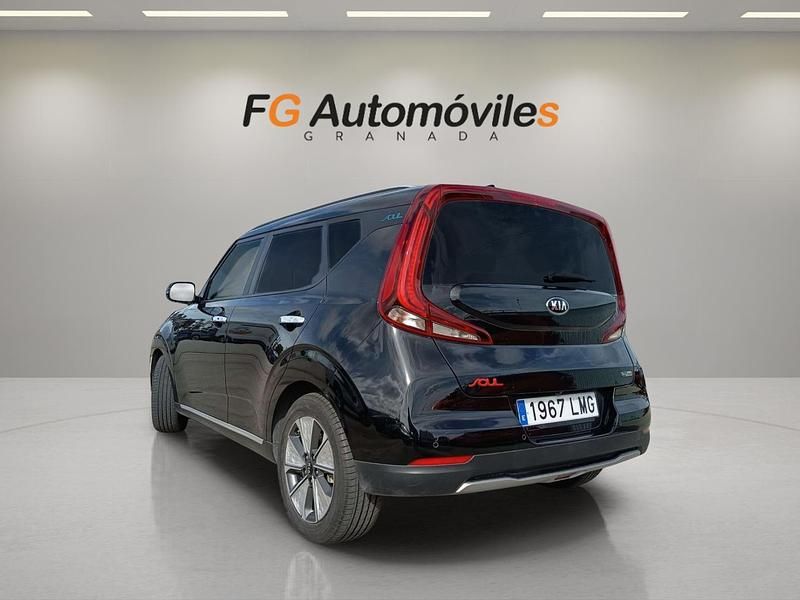 Usado Kia Soul EV 150 kW (204 CV) 2021 Negro SUV