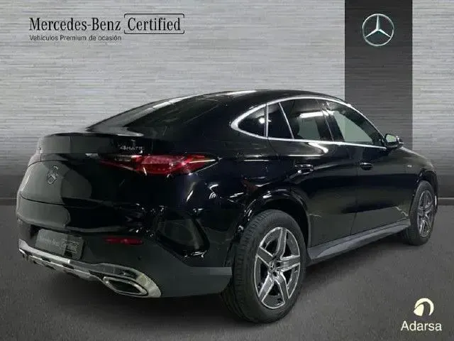 Usado Mercedes GLC300e 333 CV (244 kW) 2025 Negro obsidiana SUV