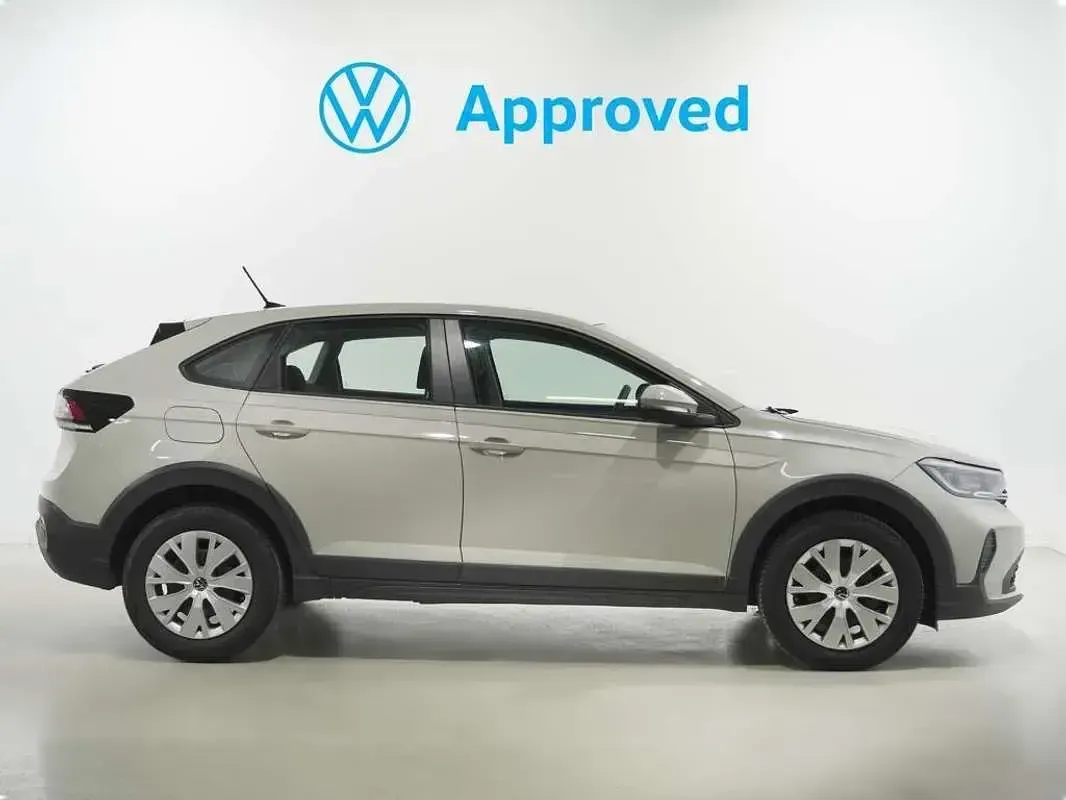 Usado VW Taigo Life 110 CV (80 kW) 2023 Gris / plata SUV