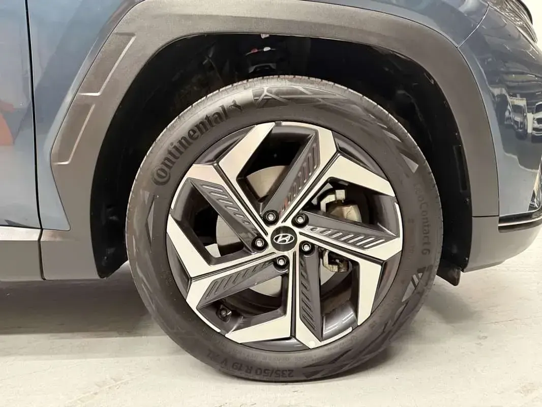 Usado Hyundai Tucson 230 CV (169 kW) 2022 Gris SUV