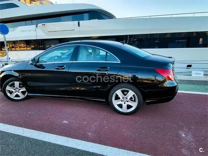 Usado Mercedes CLA200 136 CV (100 kW) 2016 Negro Coupe