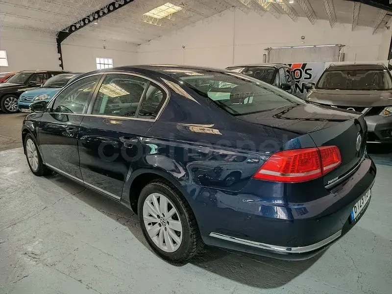Usado VW Passat Edition 105 CV (77 kW) 2013 Azul Berlina