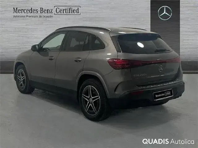 Usado Mercedes EQA250 139 kW (190 CV) 2025 Gris montaña SUV