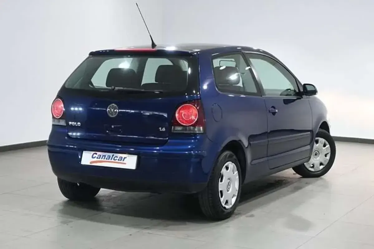 Usado VW Polo Match 80 CV (58 kW) 2006 Azul Utilitario