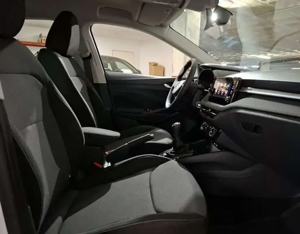 Usado Skoda Fabia Selection 95 CV (69 kW) 2025 Blanco Utilitario
