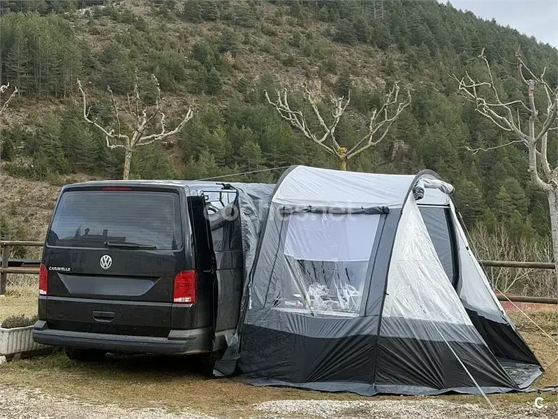 Usado VW Caravelle 150 CV (110 kW) 2022 Negro Van