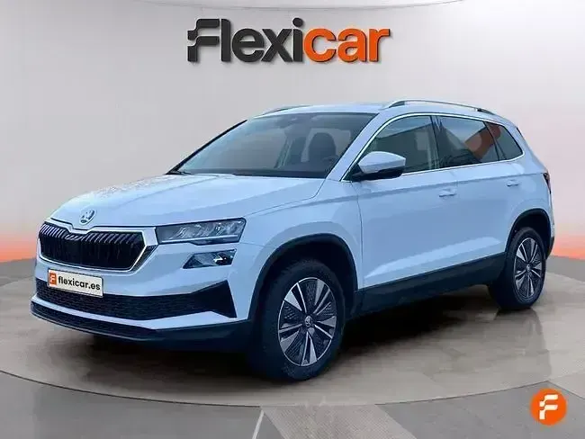 Usado Skoda Karoq Selection 150 CV (110 kW) 2024 Blanco SUV