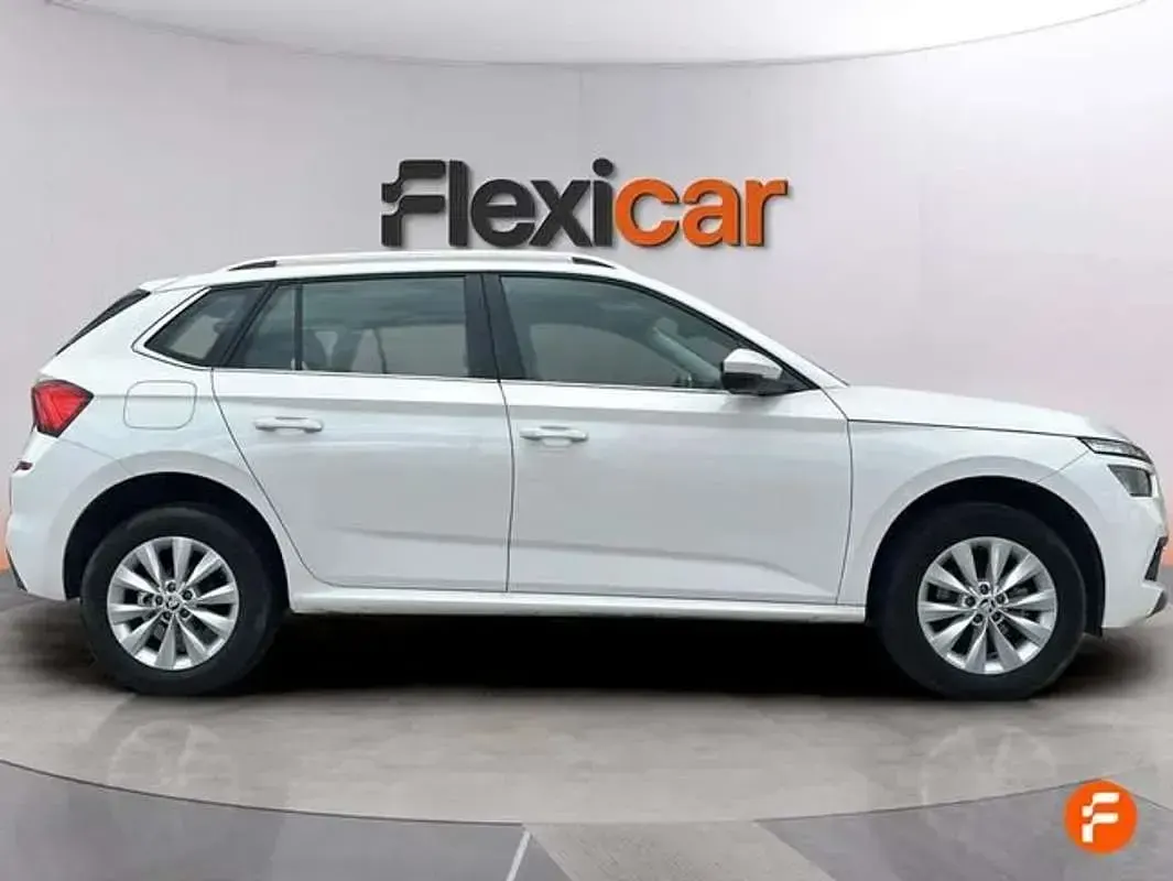 Usado Skoda Kamiq Ambition 110 HP (80 kW) 2021 Branco SUV