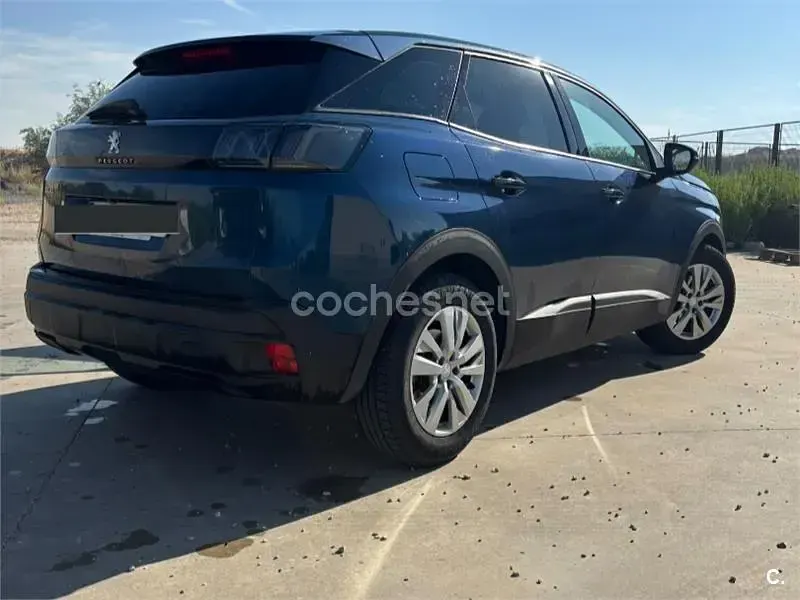 Usado Peugeot 3008 Allure 130 CV (95 kW) 2022 Azul SUV