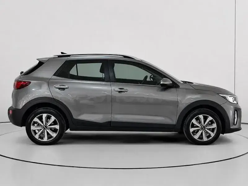Usado Kia Stonic 100 CV (73 kW) 2025 Blanco SUV
