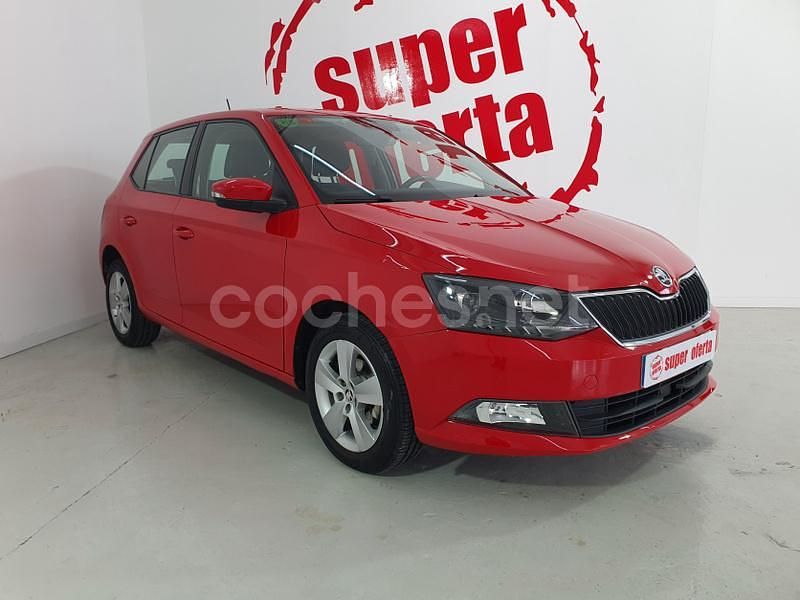 Usado Skoda Fabia Active 75 CV (55 kW) 2018 Rojo Berlina