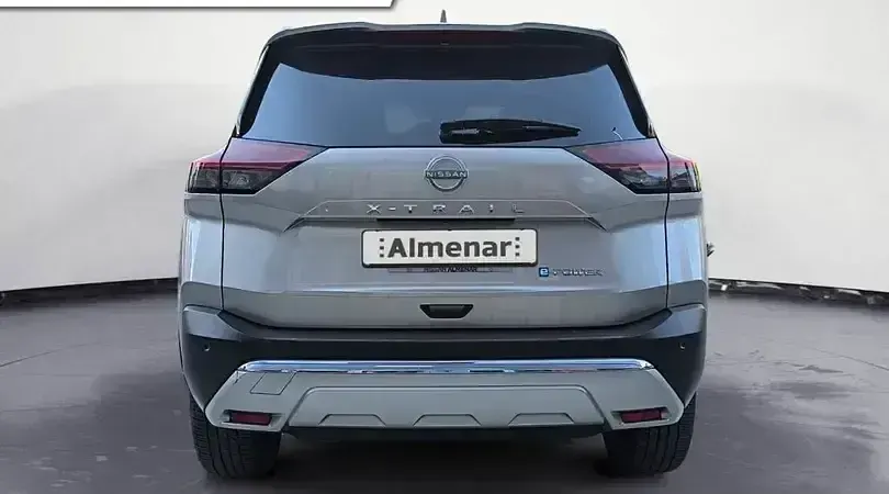 Usado Nissan X-Trail Tekna 204 CV (150 kW) 2025 Champagne silver SUV