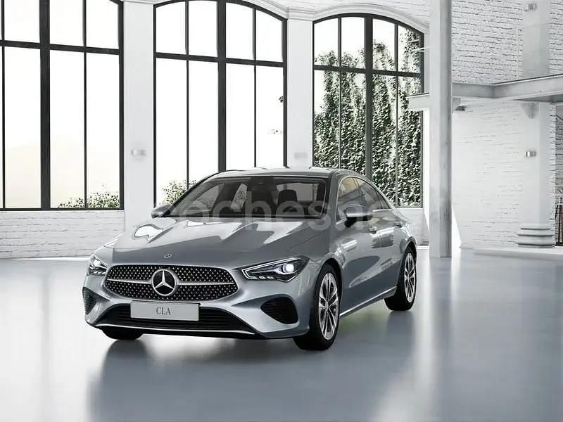 Usado Mercedes CLA250e 218 CV (160 kW) 2025 Gris / plata Berlina