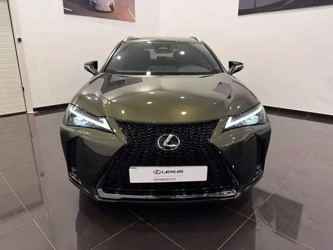 Usado Lexus UX 300h Sport Line 199 CV (146 kW) 2026 Verde SUV