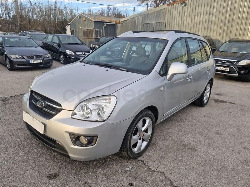 Usado Kia Carens Active 140 CV (102 kW) 2007 Gris / plata Monovolumen
