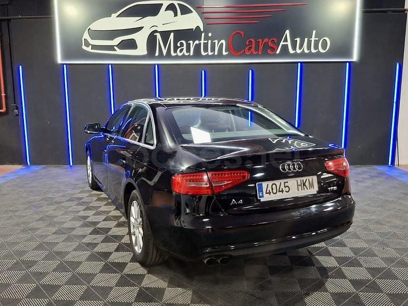 Usado Audi A4 120 CV (88 kW) 2012 Negro Berlina