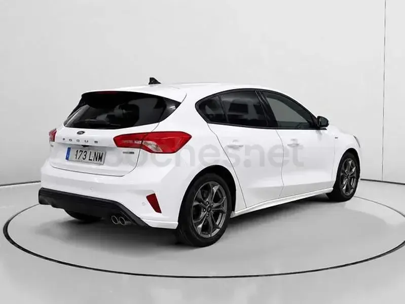 Usado Ford Focus ST-Line 125 CV (91 kW) 2021 Blanco Berlina