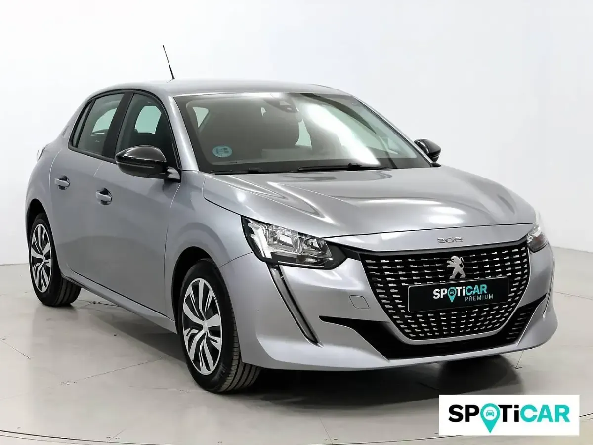 Usado Peugeot 208 Active 75 CV (55 kW) 2023 Gris Utilitario