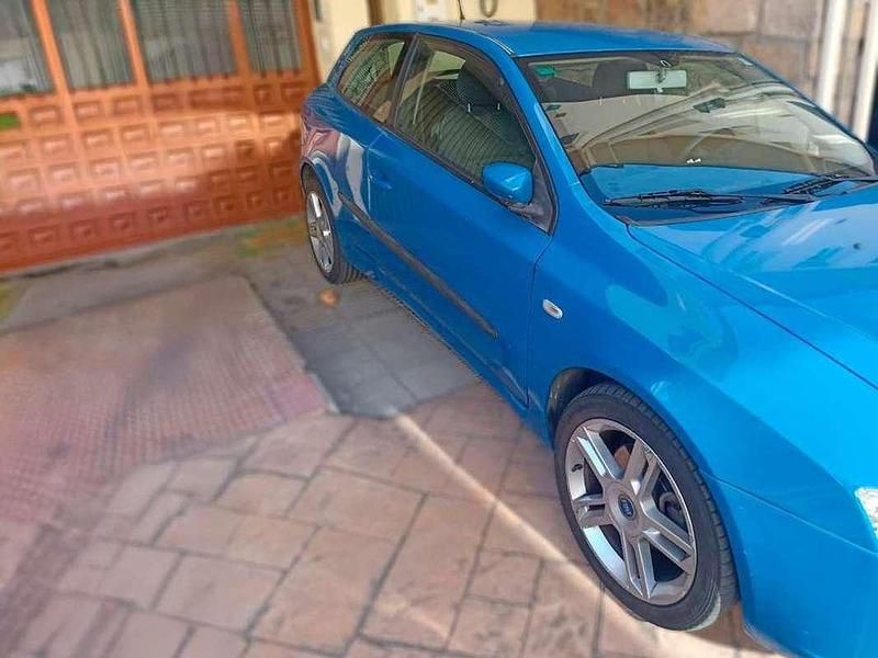 Usado Fiat Stilo 116 CV (85 kW) 2005 Azul Berlina