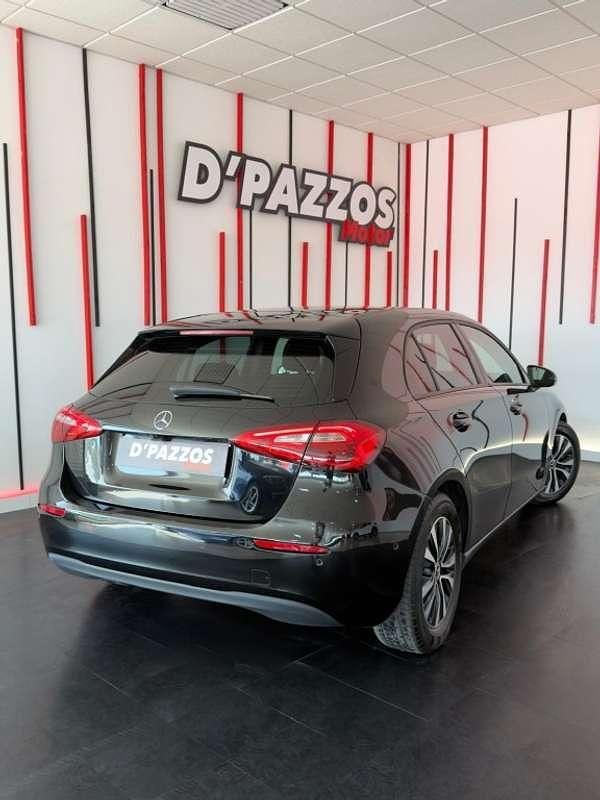 Usado Mercedes A180 116 CV (85 kW) 2021 Negro Utilitario