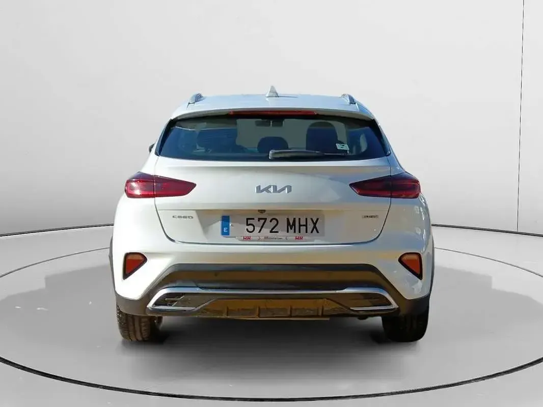 Usado Kia XCeed 141 CV (103 kW) 2023 Blanco SUV