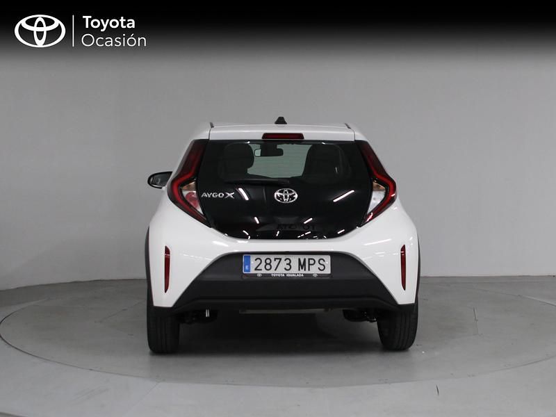 Usado Toyota Aygo X Play 72 CV (52 kW) 2024 Blanco SUV