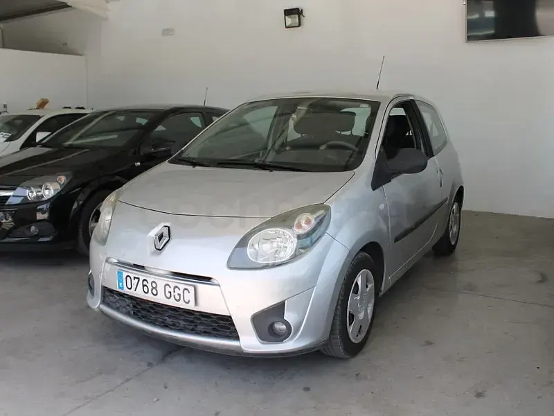 Usado Renault Twingo Authentique 60 CV (44 kW) 2008 Gris / plata Utilitario