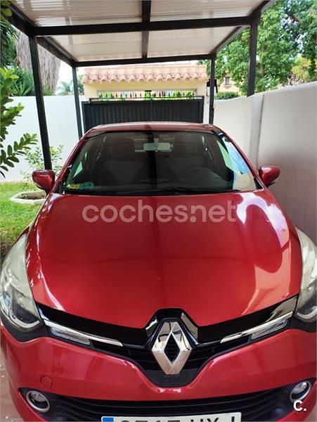 Usado Renault Clio IV Expression 75 CV (55 kW) 2014 Rojo Berlina