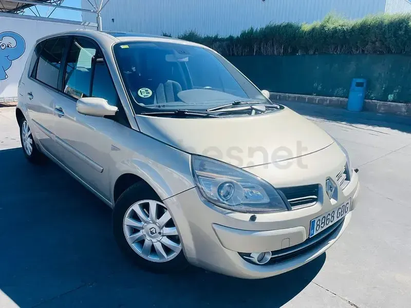 Usado Renault Scénic Dynamique 130 CV (95 kW) 2008 Beige Monovolumen