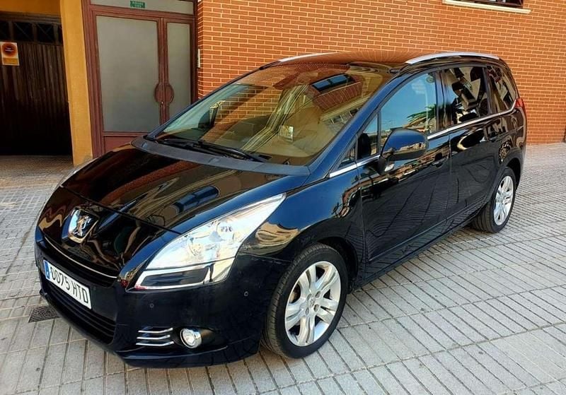 Negro Usado 2013 Peugeot 5008 Allure Monovolumen | 7950 € (Precio justo) - Imagen 1/4