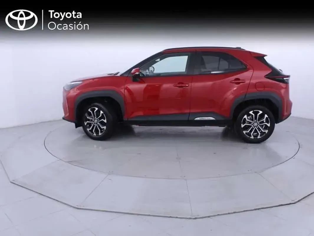 Nuevo Toyota Yaris Cross Active 132 CV (97 kW) 2026 Rojo SUV