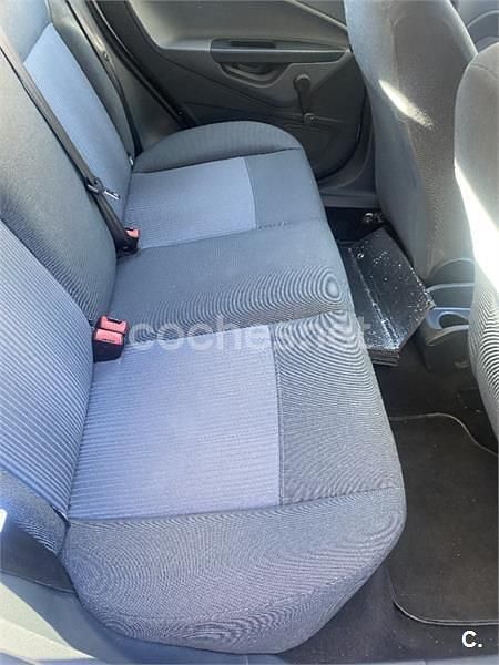 Usado Ford Fiesta Trend 82 CV (60 kW) 2011 Blanco Berlina