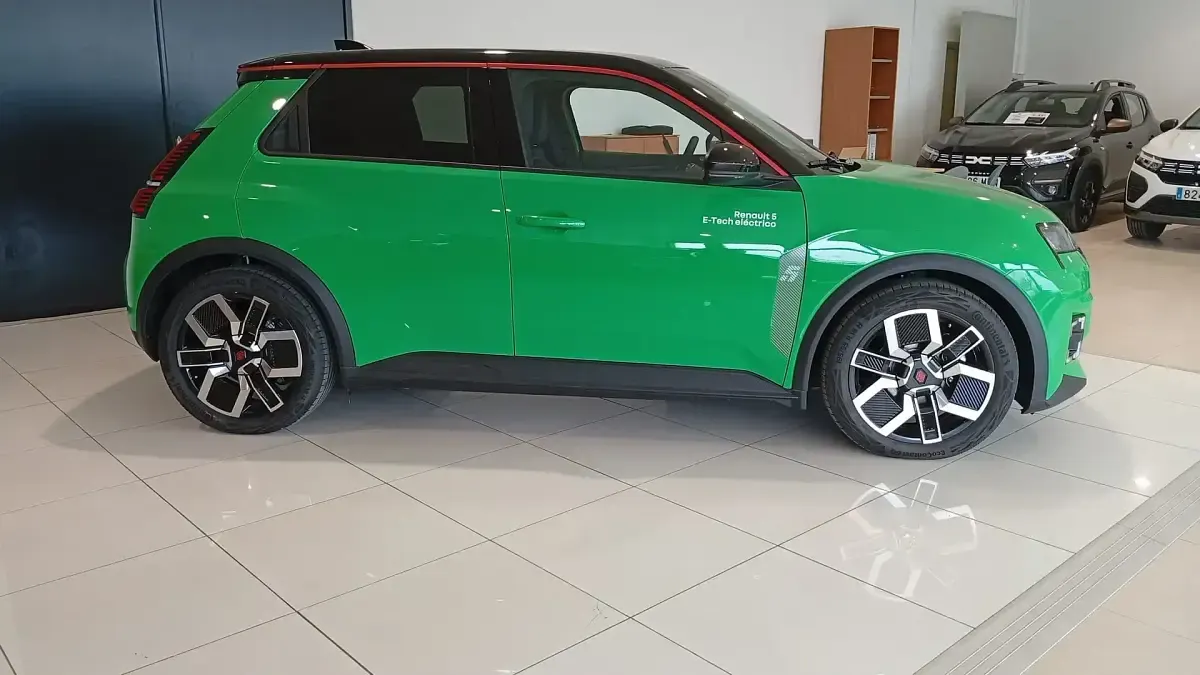 Nuevo Renault R5 Techno 110 kW (150 CV) 2025 Verde Utilitario
