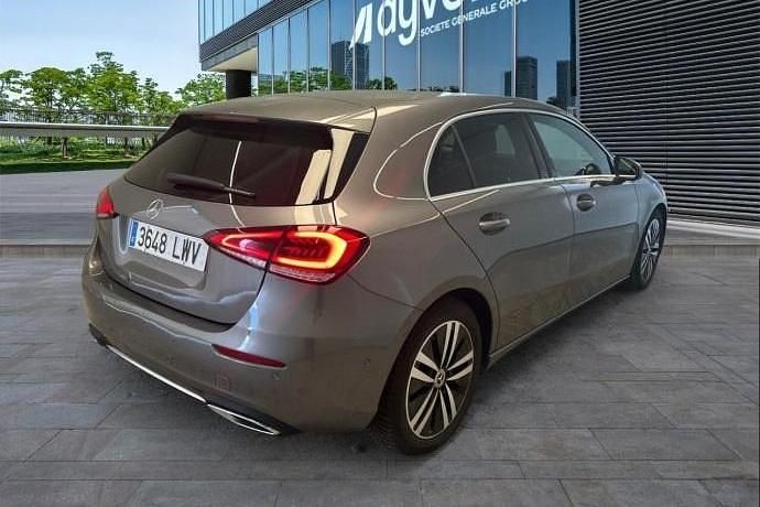 Usado Mercedes A180 116 CV (85 kW) 2022