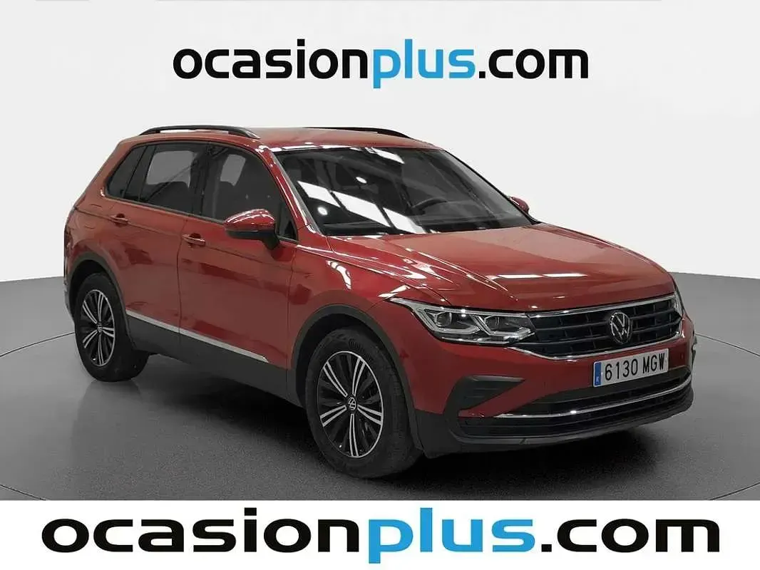 Usado VW Tiguan Life 150 CV (110 kW) 2023 Marrón SUV