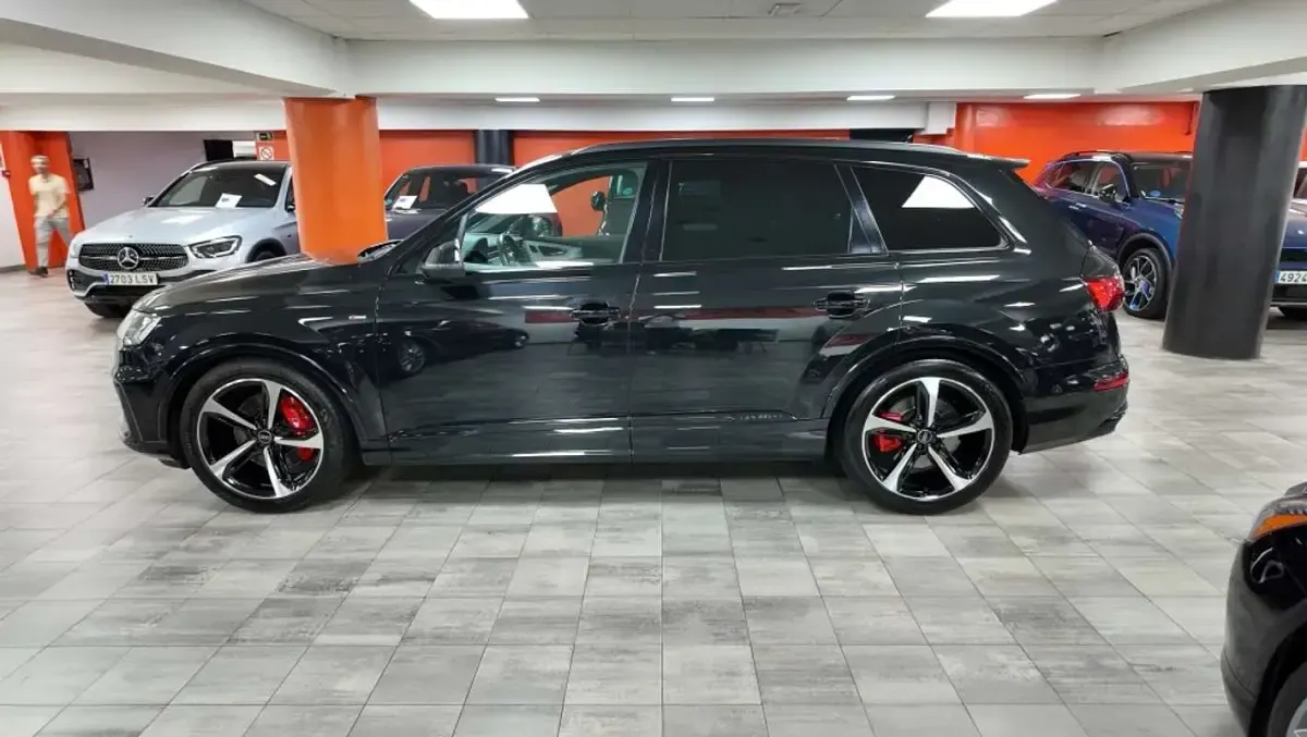 Usado Audi Q7 S-line plus 340 CV (250 kW) 2022 Negro SUV