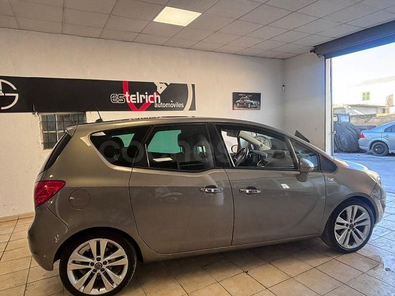 Usado Opel Meriva Cosmo 120 CV (88 kW) 2010 Gris / plata Monovolumen