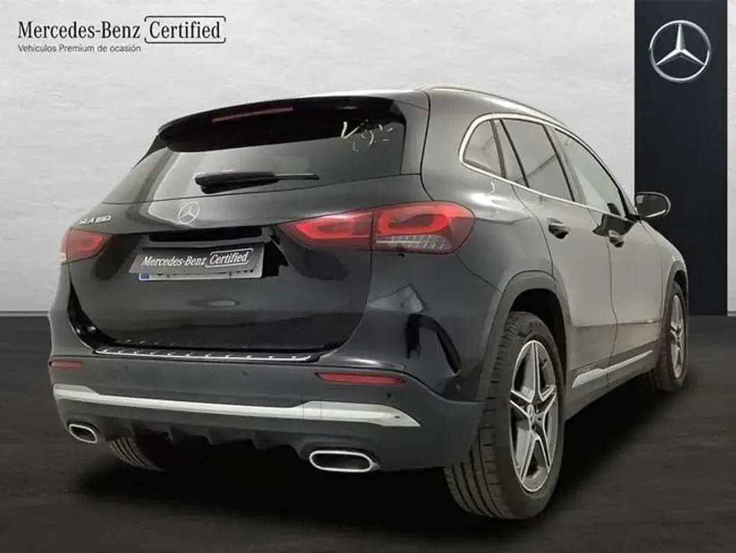Usado Mercedes GLA180 136 CV (100 kW) 2021 Negro SUV