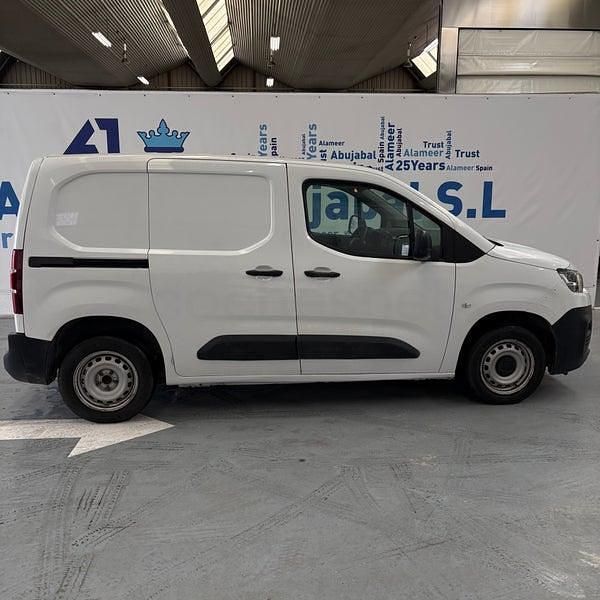 Usado Citroën Berlingo Live 102 CV (75 kW) 2021 Blanco Monovolumen