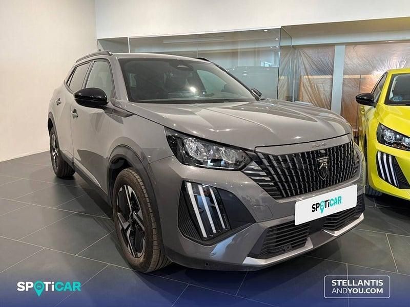 Usado Peugeot 2008 Allure 145 CV (106 kW) 2025 Gris / plata SUV