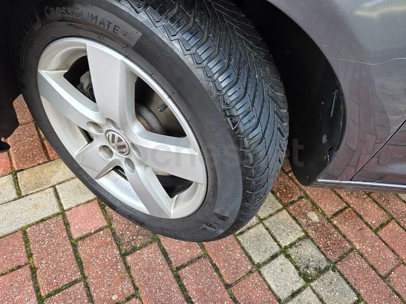 Usado VW Touran 140 CV (102 kW) 2008 Gris / plata Monovolumen